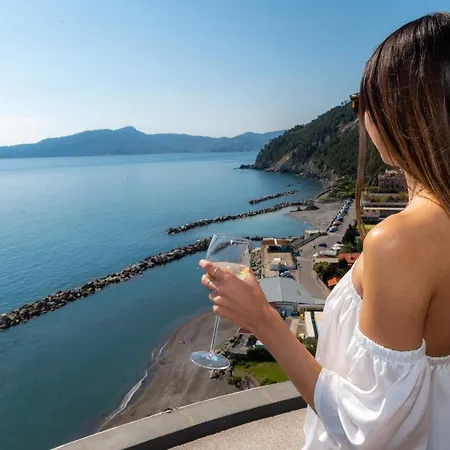 Grand Torre Fara Chiavari